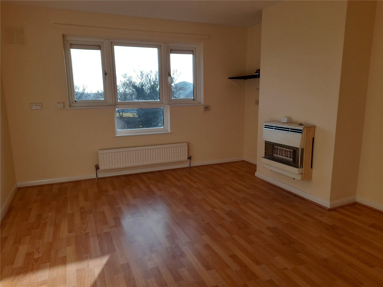 1 bed flat for sale in Folkestone Court, Langley, Berkshire SL3 Zoopla