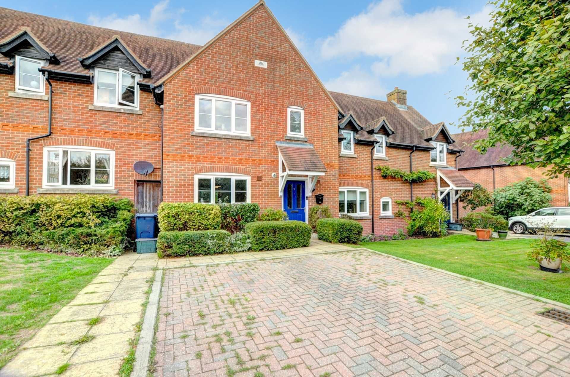 2 bed terraced house for sale in Chalky Field, Lane End HP14 Zoopla