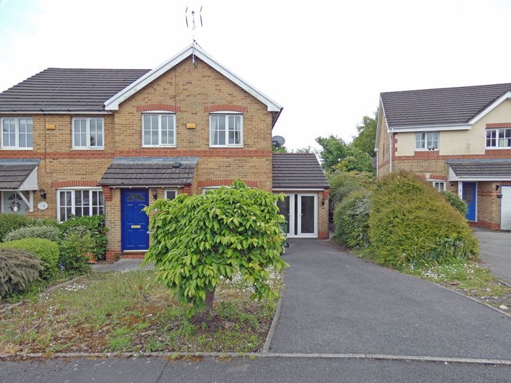 3 bed semidetached house for sale in Cae Ffynnon, Penybryn, Hengoed