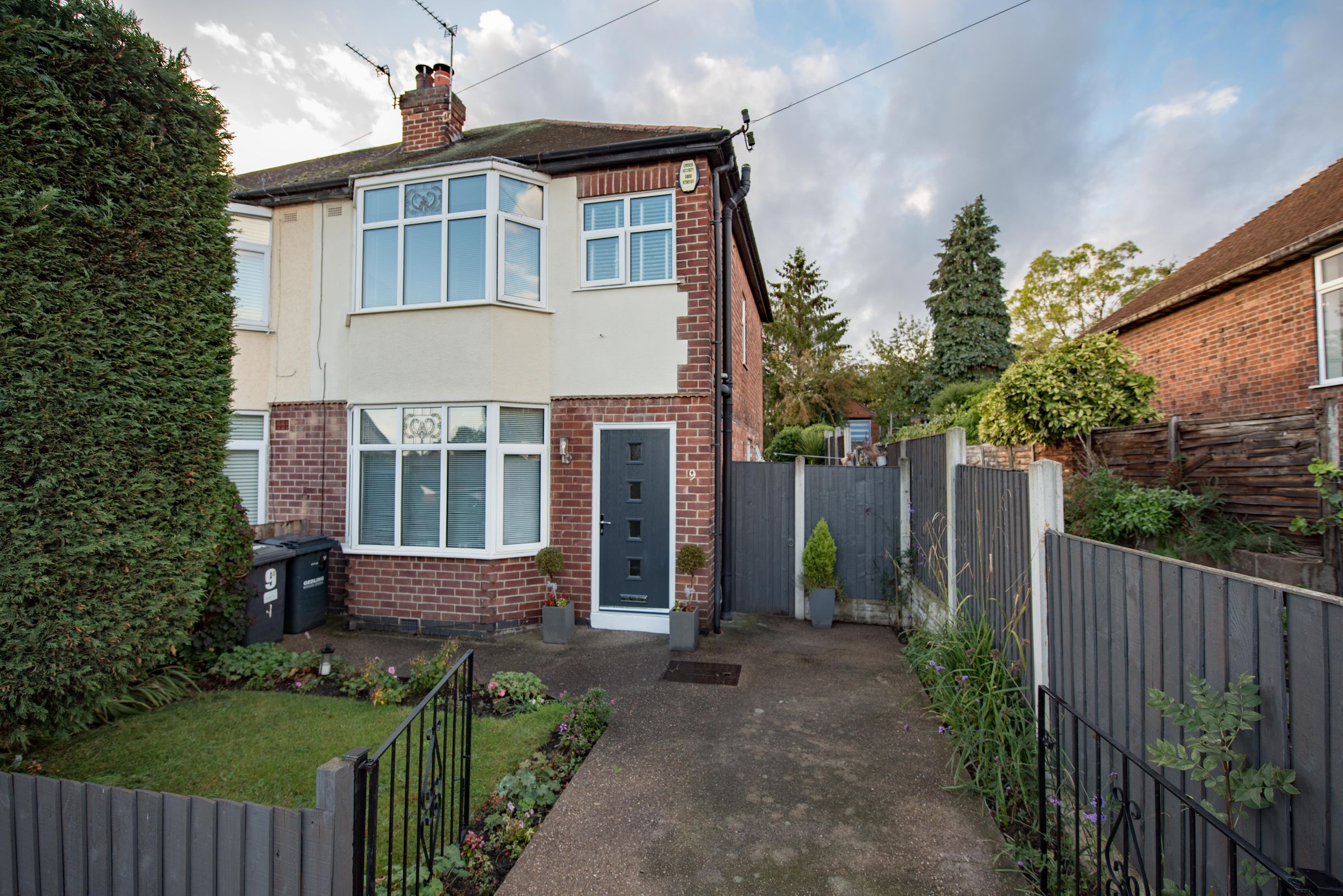 3 bed semidetached house for sale in Adbolton Avenue, Gedling