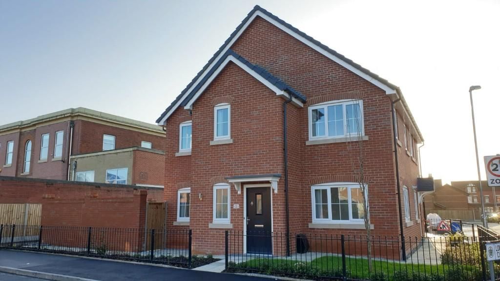 3 bed semidetached house to rent in Willows Road, Manchester M5 Zoopla