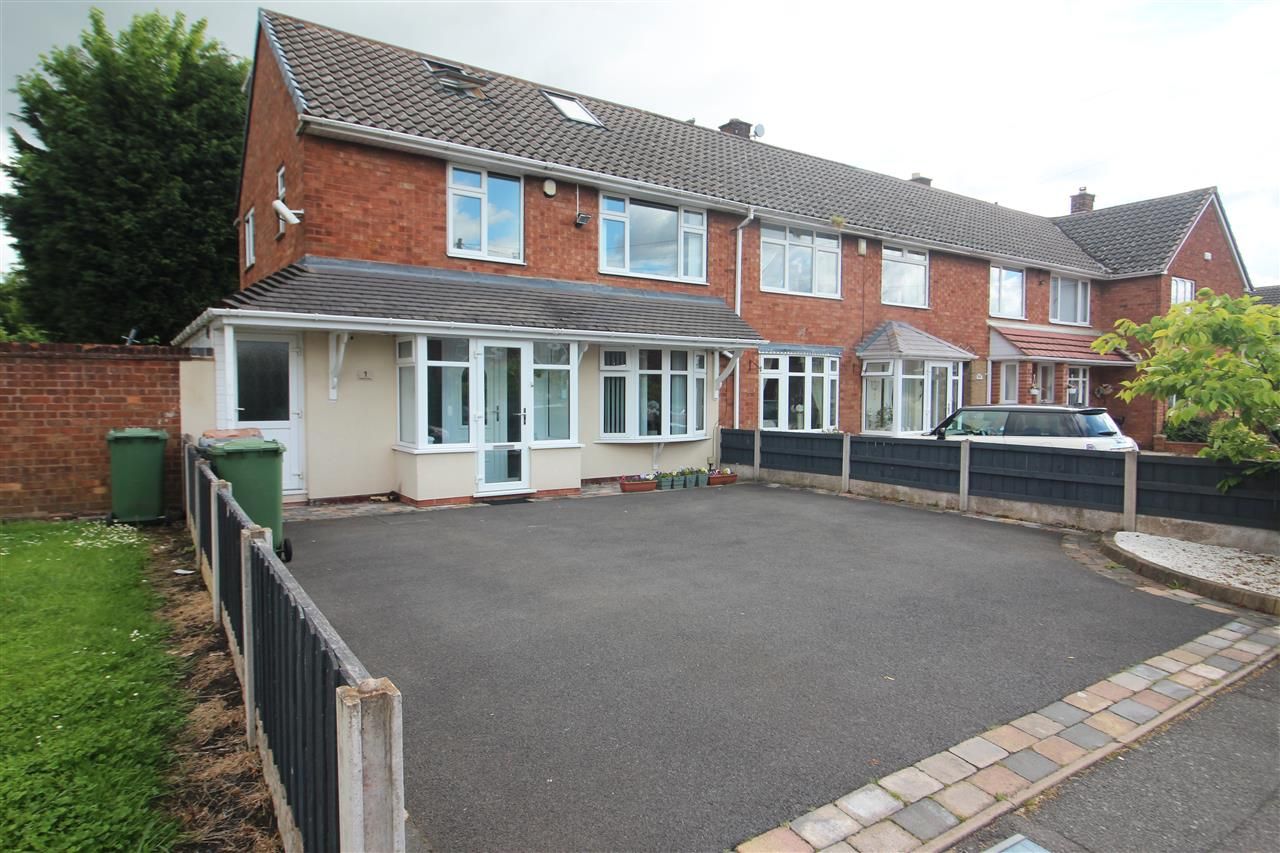 4 bed end terrace house for sale in Peolsford Road, Pelsall, Walsall