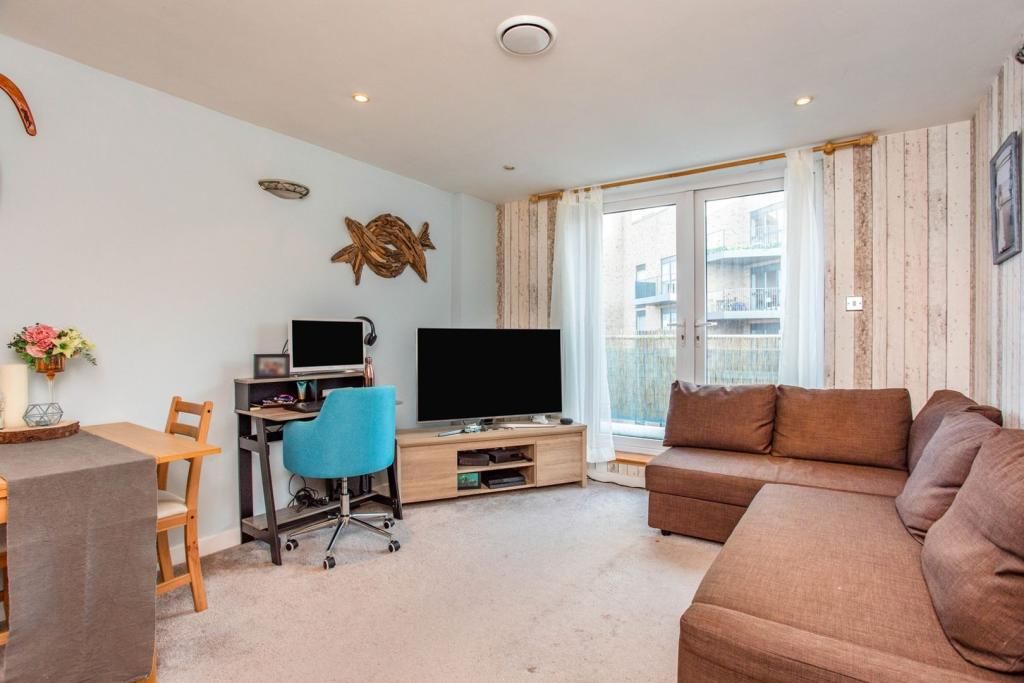2 bed flat to rent in Lyon Road, HarrowOnTheHill, Harrow HA1 Zoopla