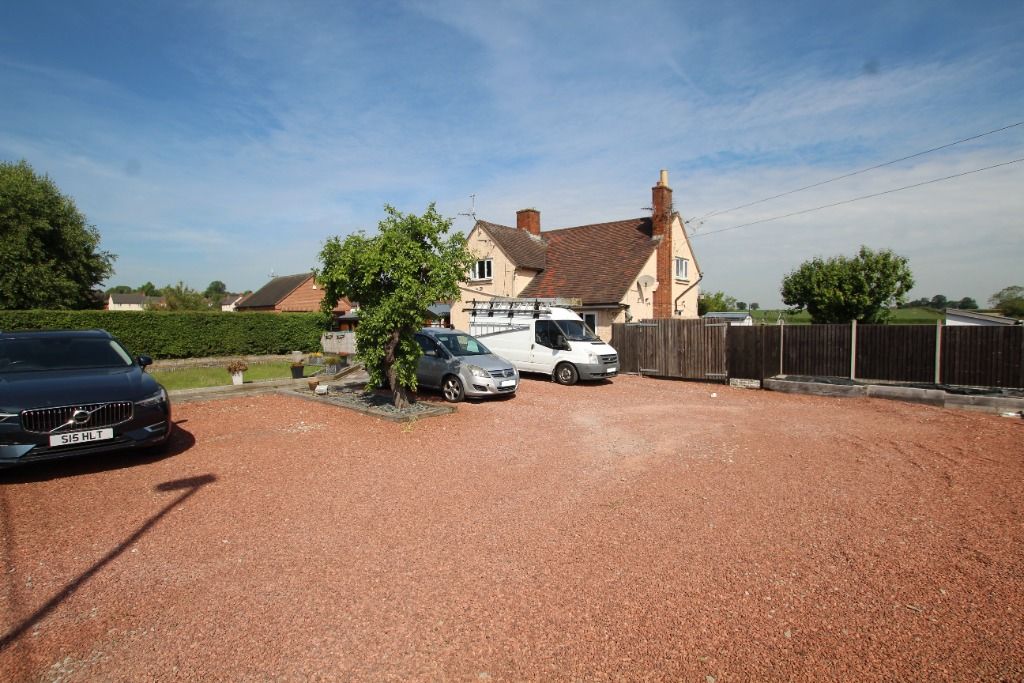 3 bed detached house for sale in Harehedge Lane, BurtonOnTrent DE13