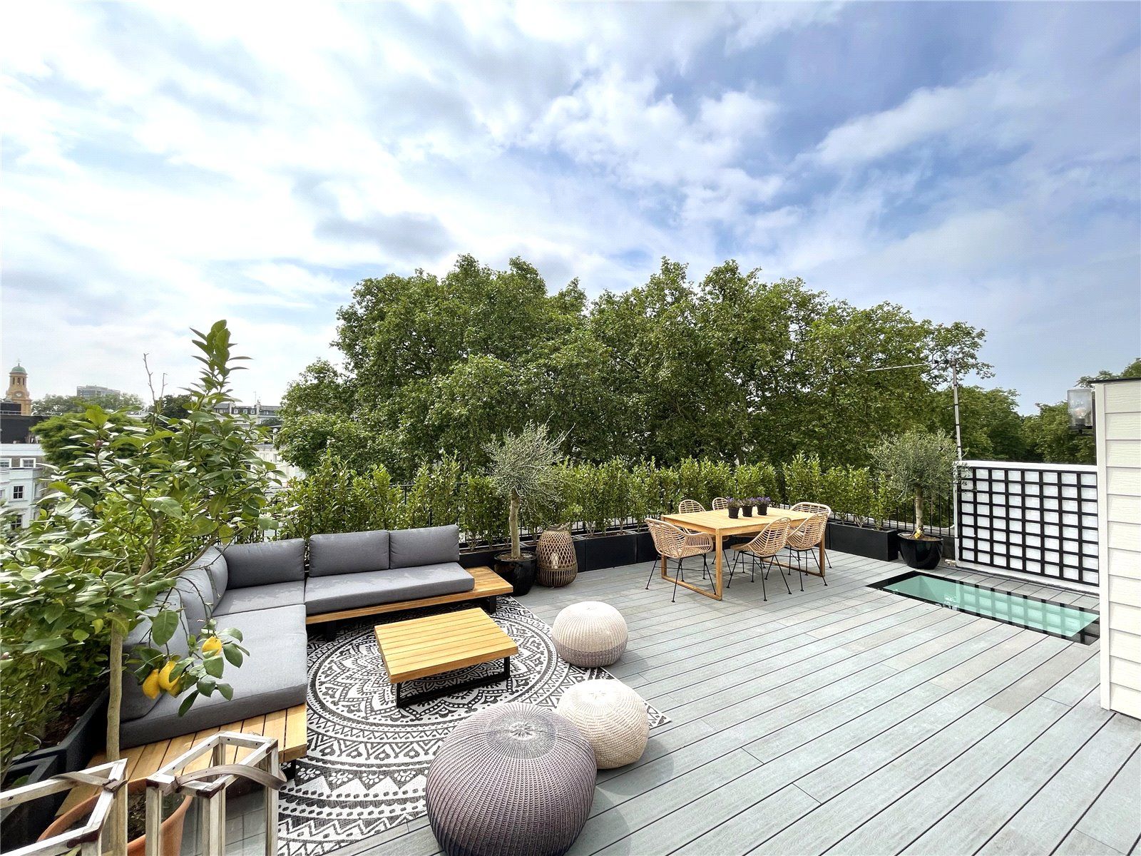 Arundel Gardens, Notting Hill, UK W11  