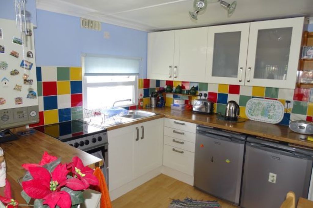 Eastern Avenue, Chertsey KT16