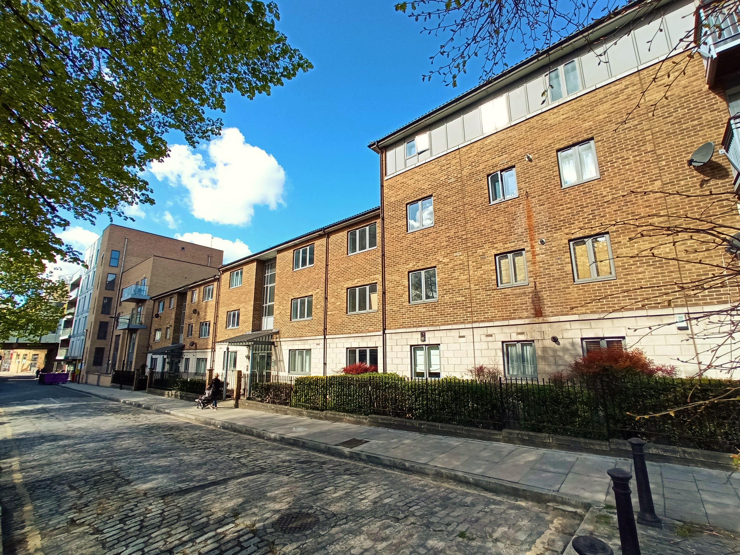 5 Grenade Street, 27, Compass Point E14  