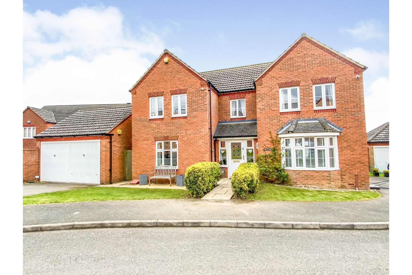 South Meadow View St Crispin Northampton NN5  