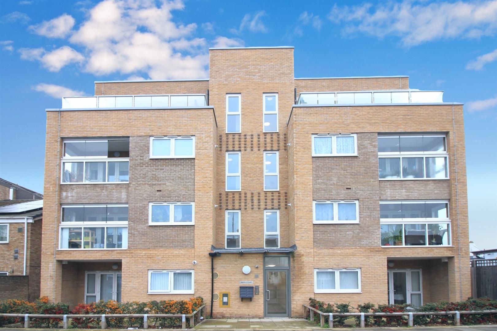 Davis Court, Tivoli Road, Hounslow TW4  