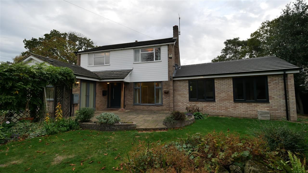 4 bed detached house to rent in Madeley Court, Hemingford Grey PE28