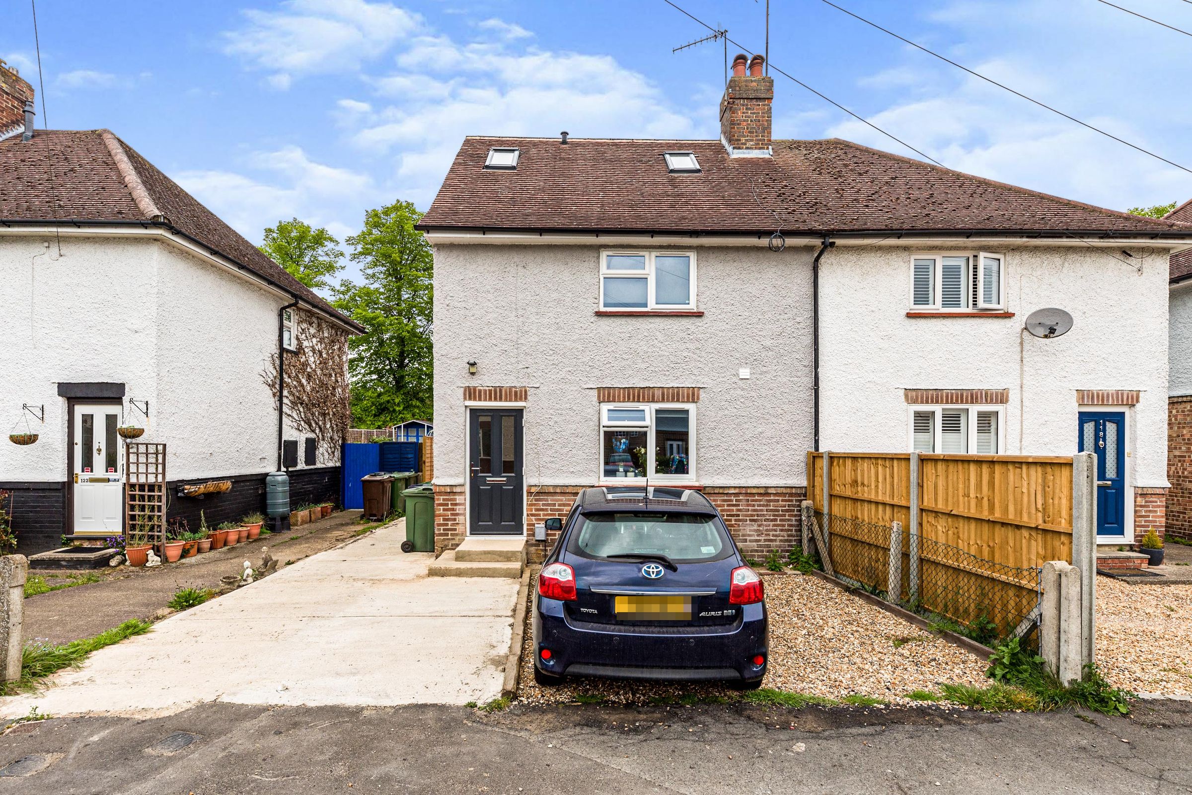 4 bed semidetached house for sale in Cedar Way, Guildford, Surrey GU1