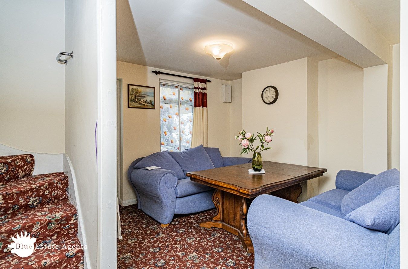 5 bed semidetached house to rent in Wellington Road South, Hounslow TW4 Zoopla