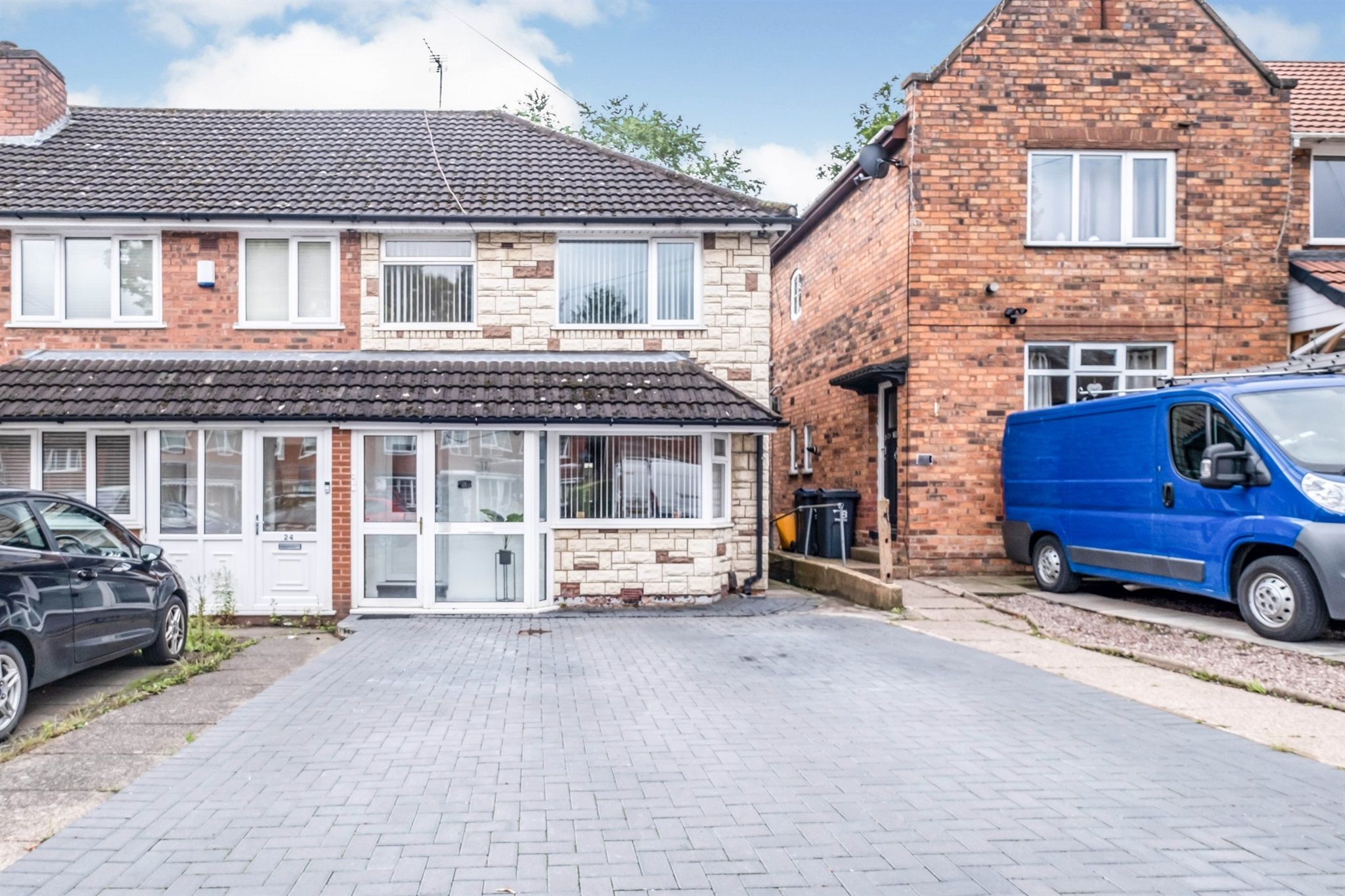 3 bed end terrace house for sale in Sterndale Road, Great Barr