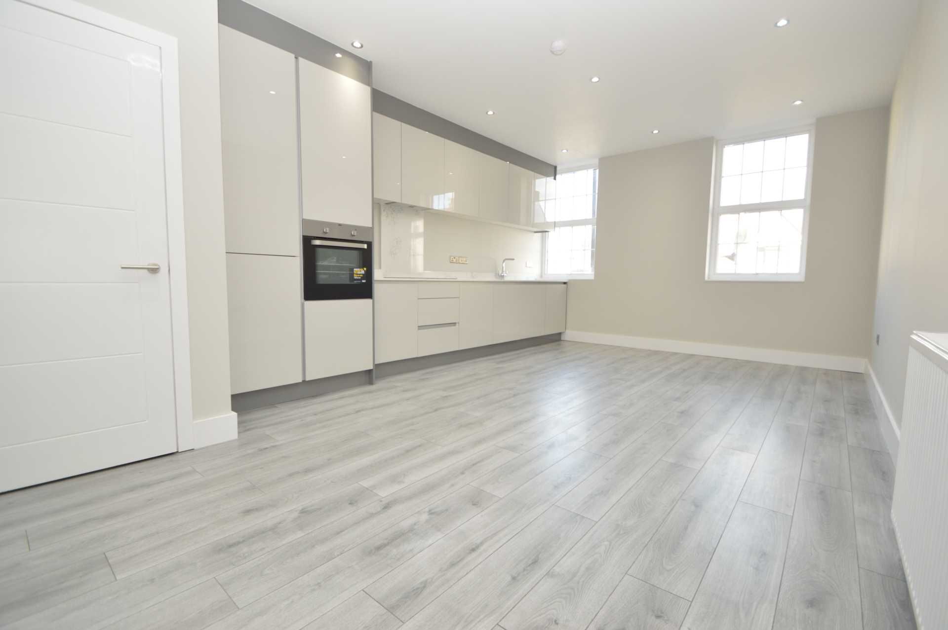 2 bed flat to rent in High Street, Dorking RH4 Zoopla