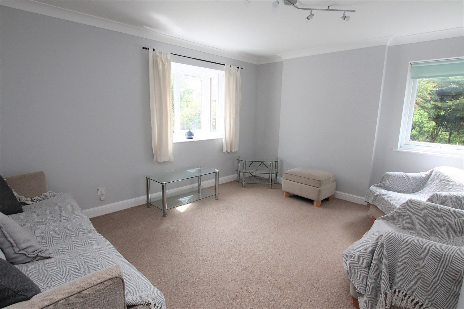 2 bed flat to rent in Tennison Court, Crescent Street, Cottingham HU16
