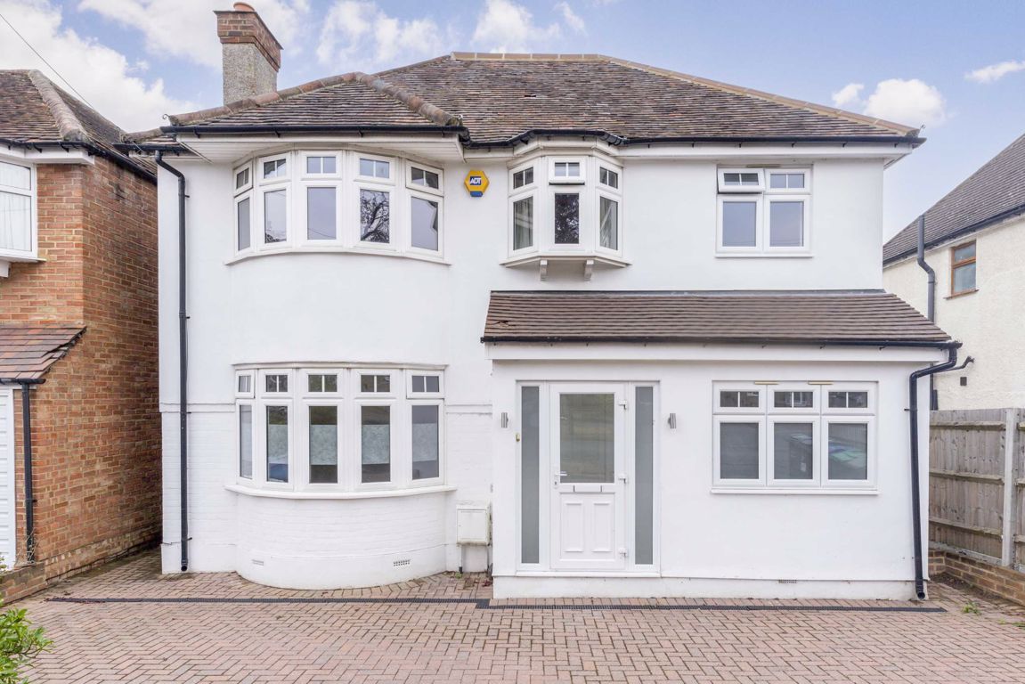 5 bed semidetached house to rent in Elmbridge Avenue, Berrylands
