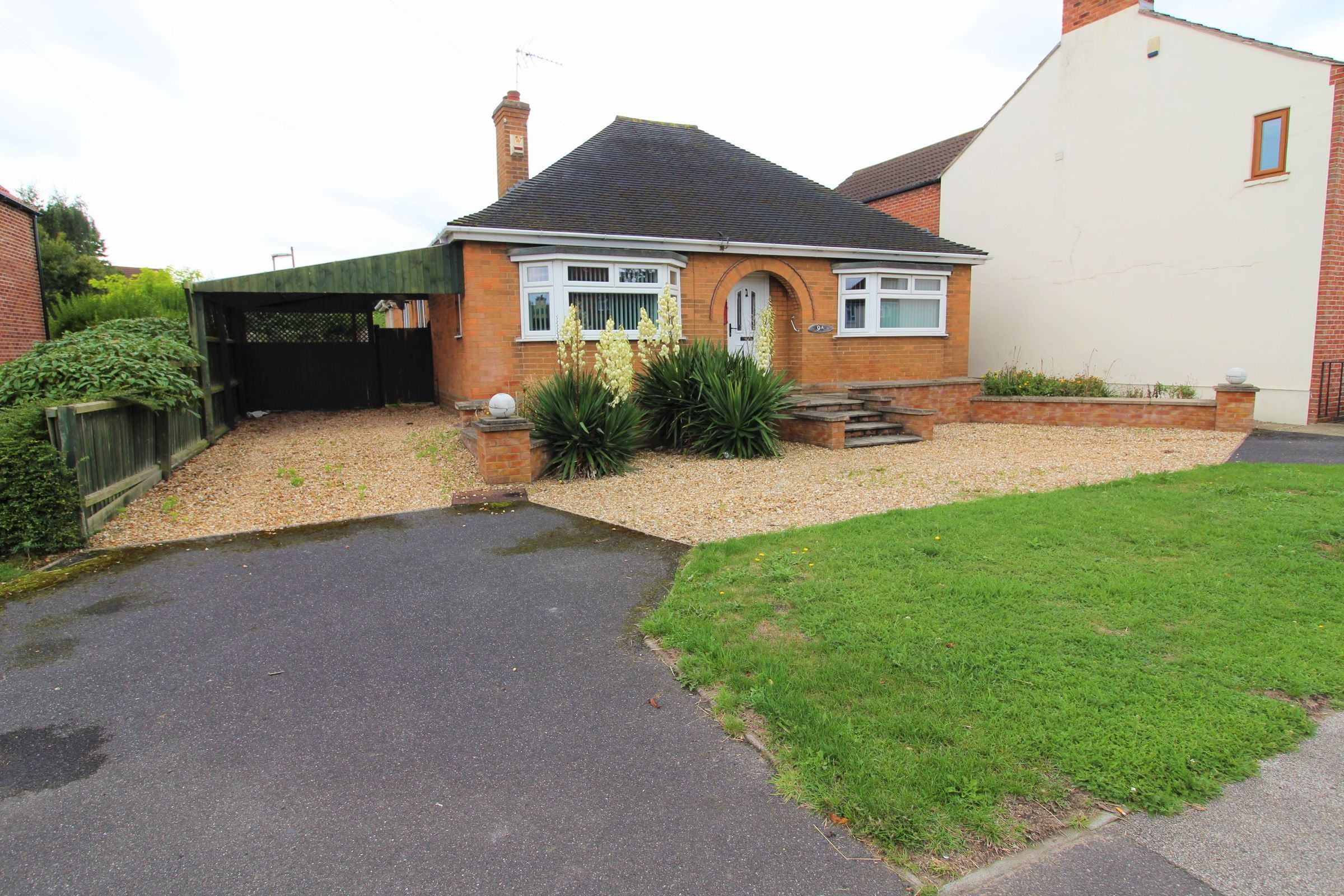 2 bed detached bungalow for sale in Walkerith Road, Morton
