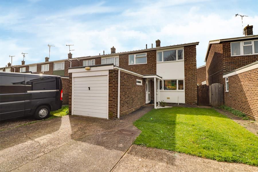 3 bed semidetached house for sale in Constable Way, Shoeburyness