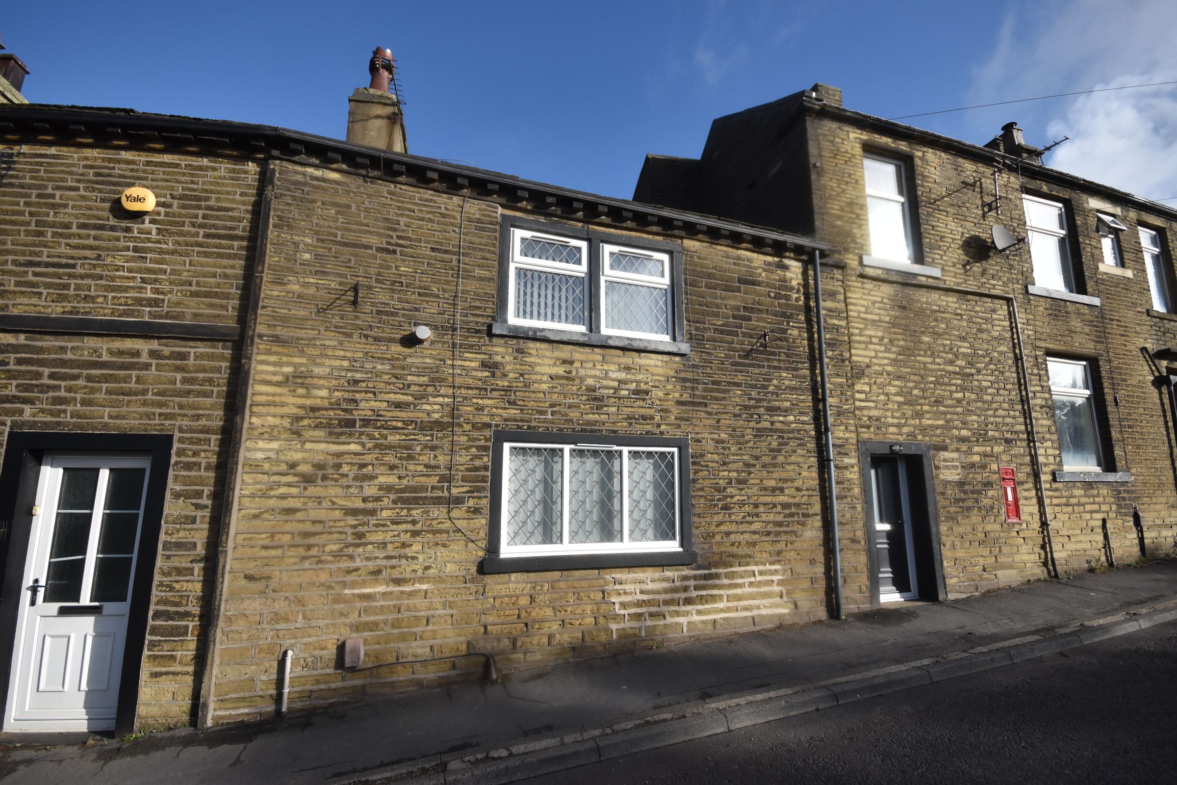 1 bed terraced house for sale in Ford Hill, Queensbury, Bradford BD13