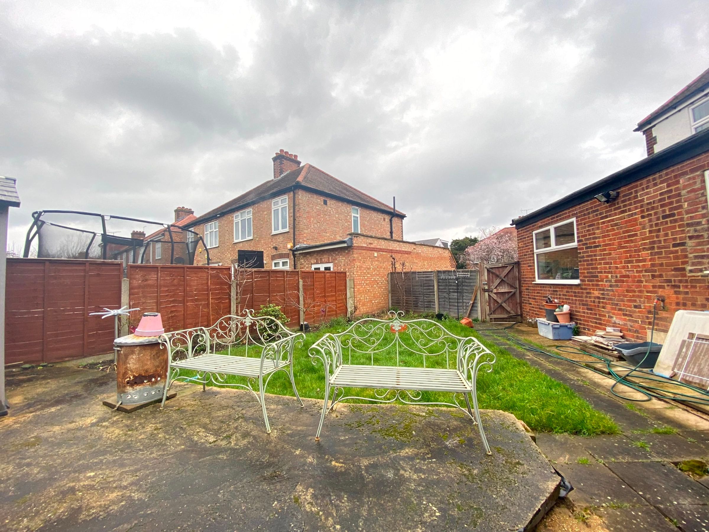 1 bed bungalow to rent in Northumberland Avenue, Isleworth TW7 Zoopla