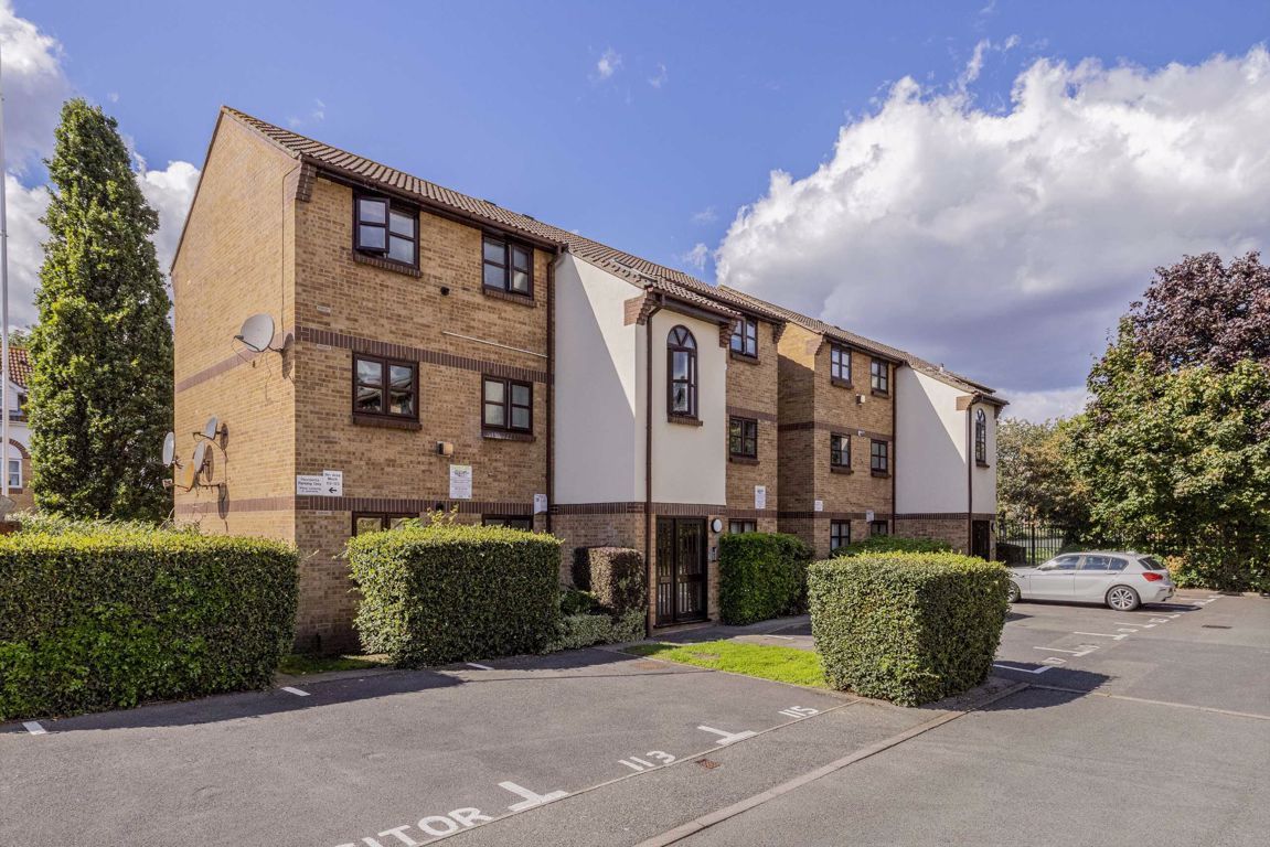 1 bed flat to rent in Lavender Avenue, Mitcham CR4 Zoopla