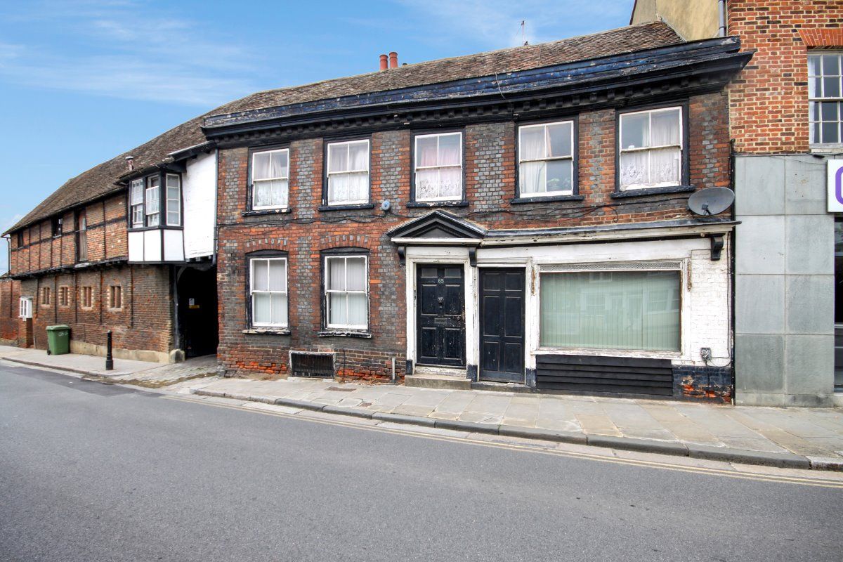 2 bed flat for sale in High Street, Milton Regis, Sittingbourne ME10