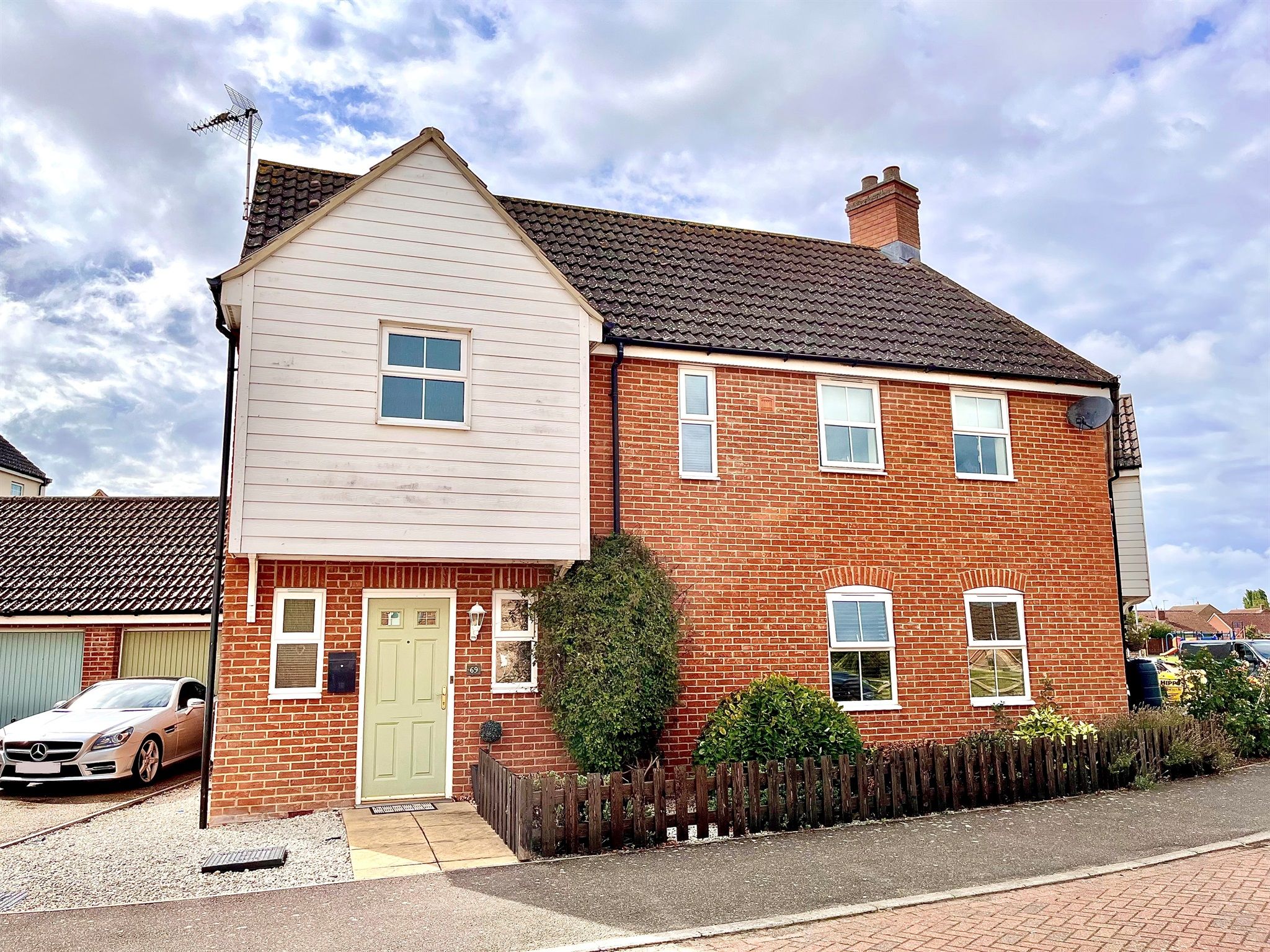 3 bed semidetached house for sale in John Davis Way, Watlington, King