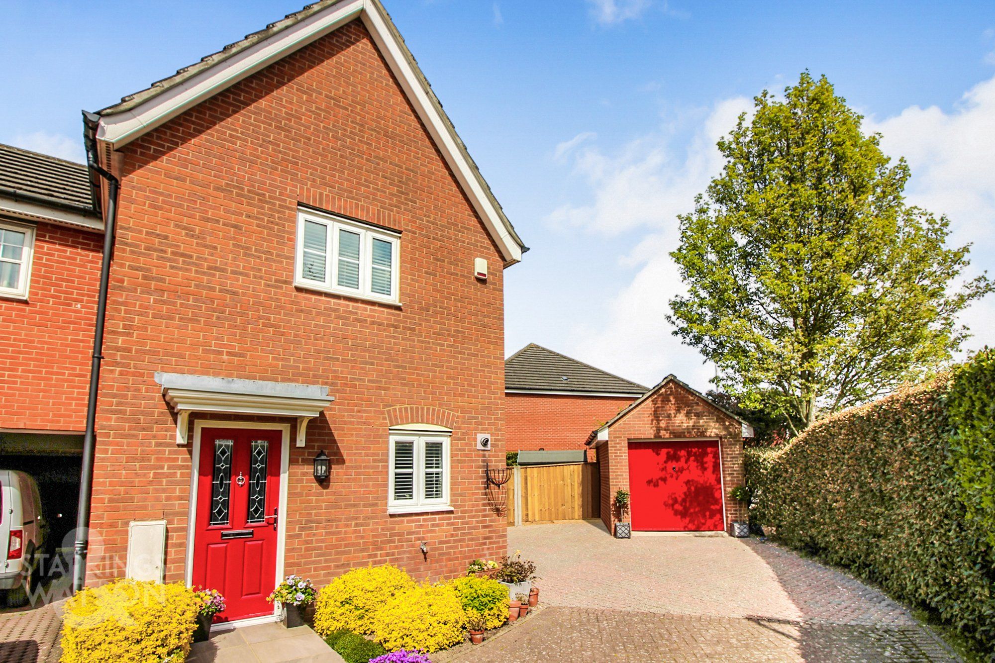 2 bed linkdetached house for sale in Mountbatten Drive, Sprowston