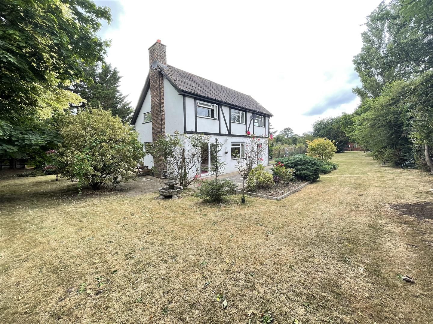 3 bed detached house for sale in Randalls Road, Leatherhead KT22 Zoopla
