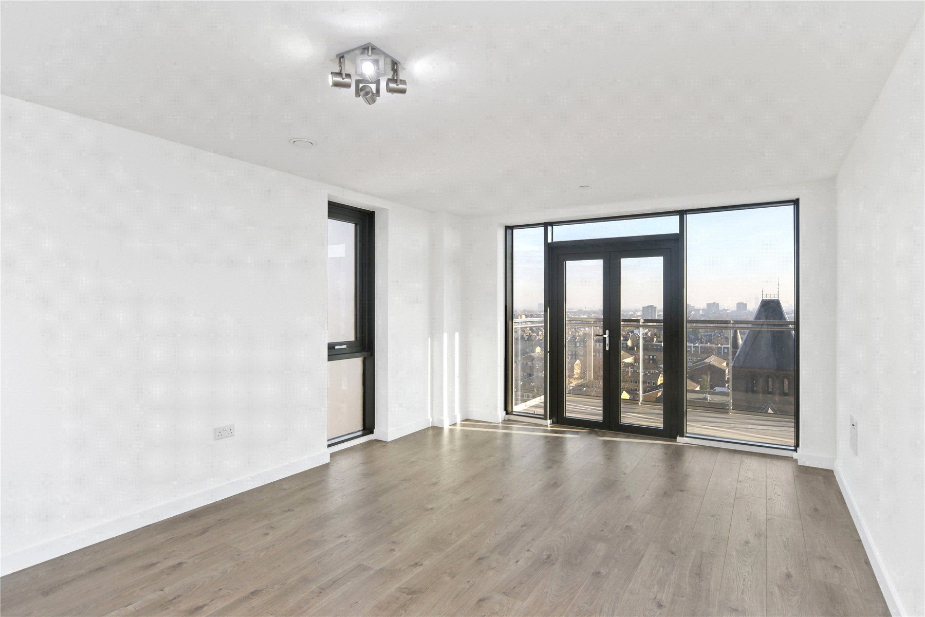 2 bed flat to rent in Beechwood Road, London E8 Zoopla