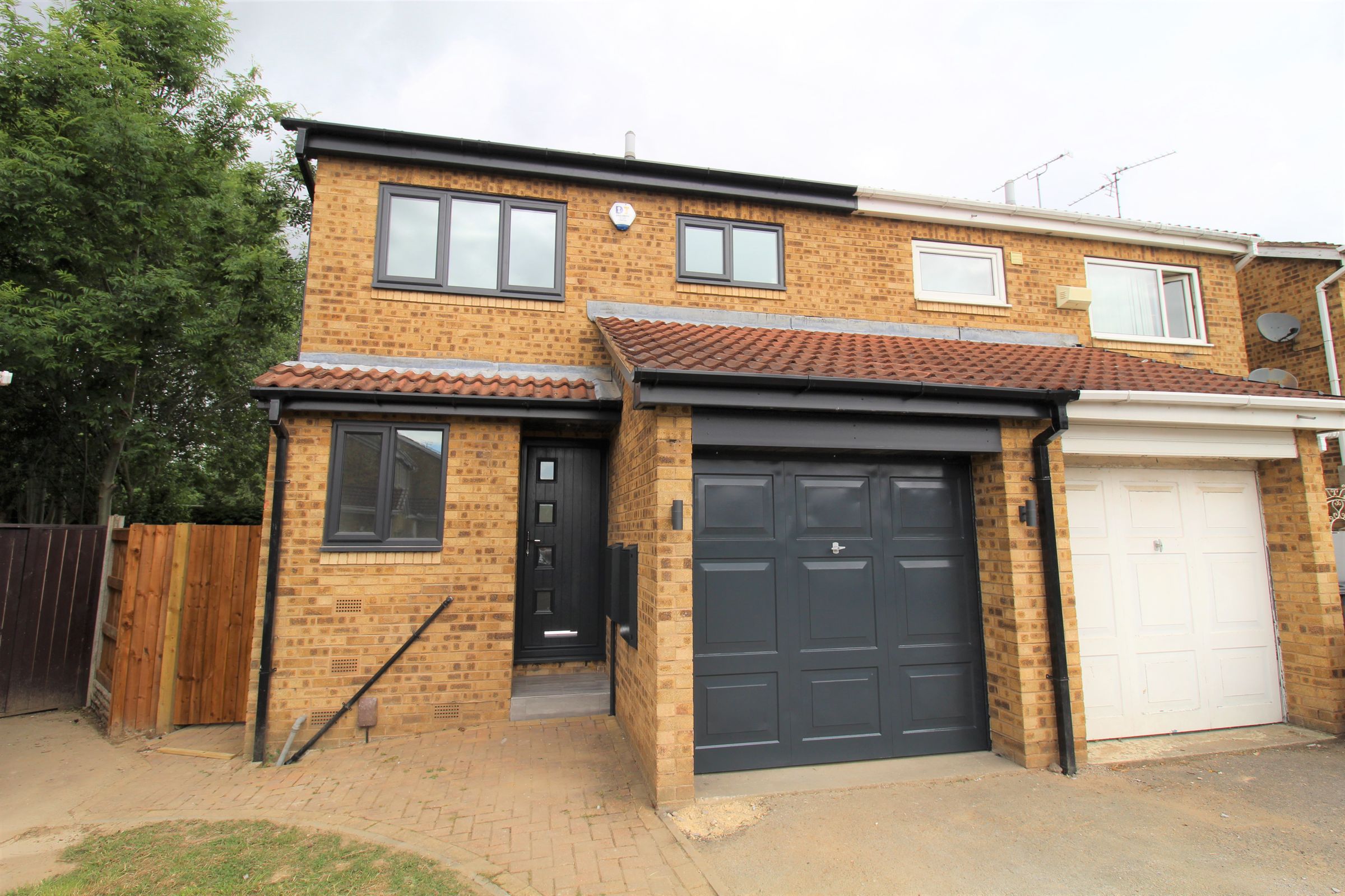 3 bed semidetached house for sale in Cedar Road, Balby, Doncaster DN4