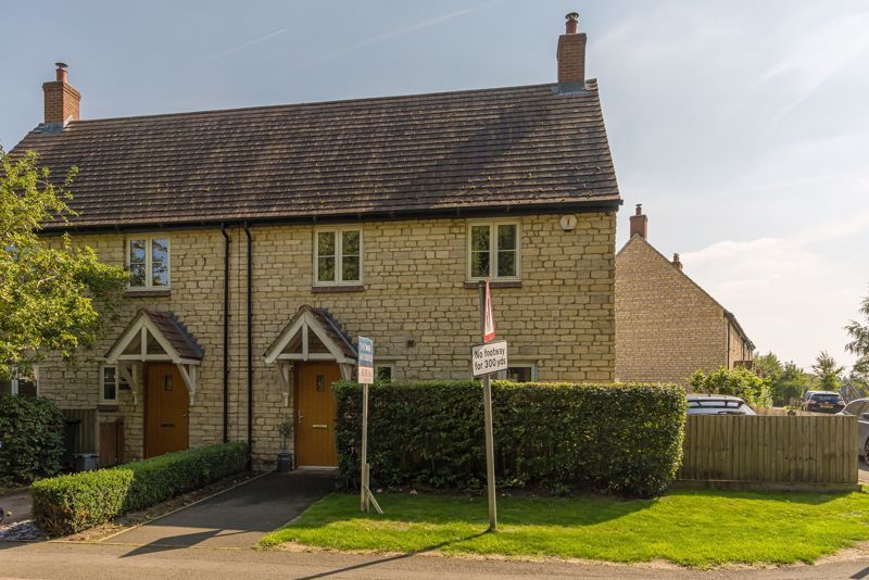 2 bed property for sale in Church Lane, WestonOnTheGreen, Bicester