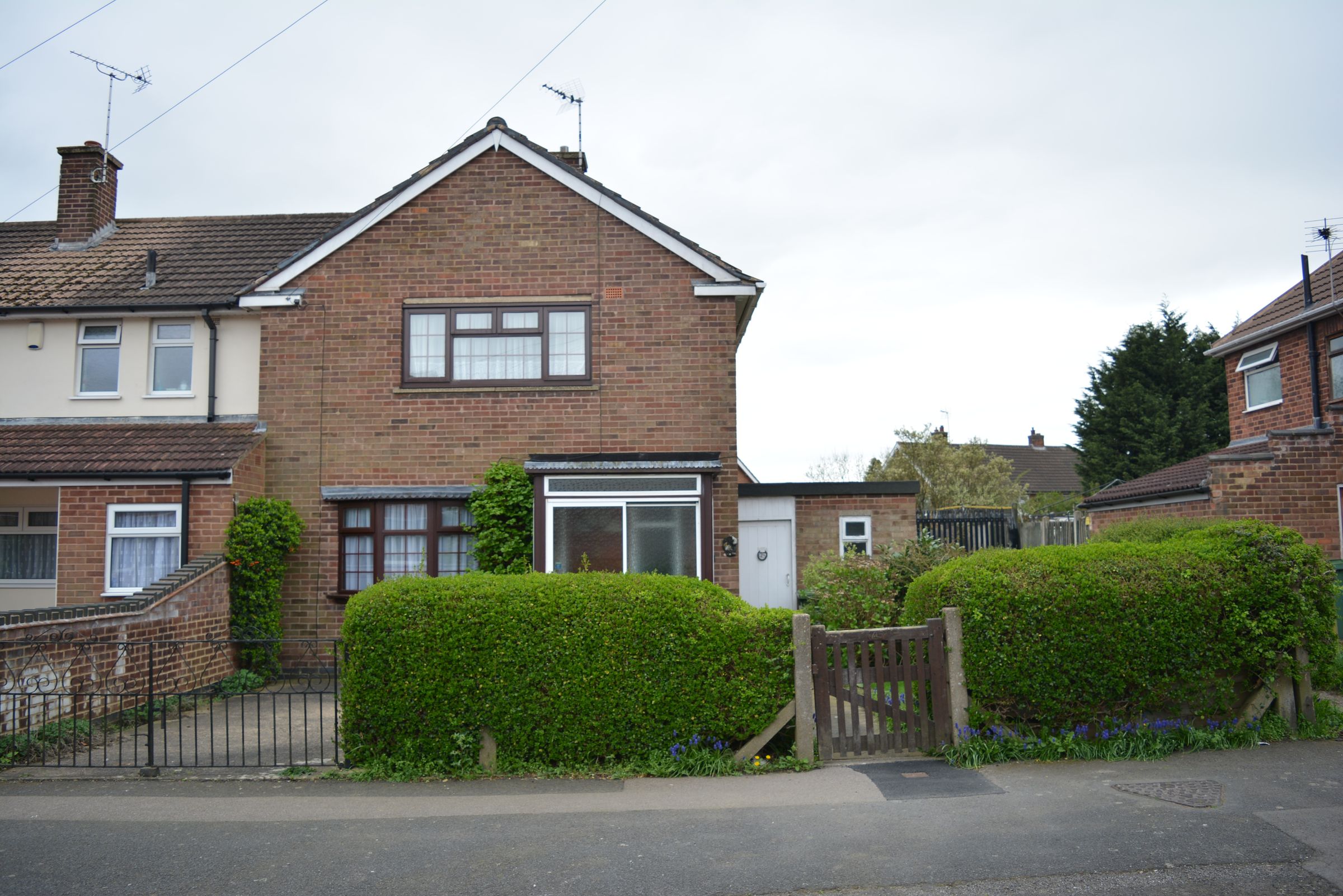 2 bed end terrace house to rent in Maple Avenue, Braunstone, Leicester