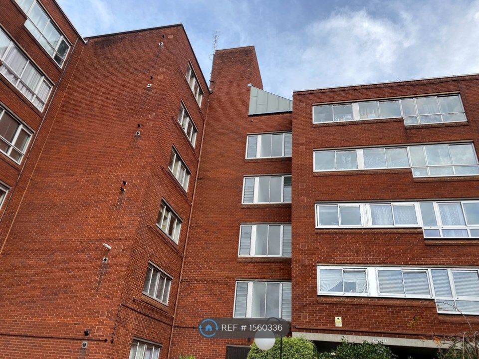 2 bed flat to rent in Homefield Park, Sutton SM1 Zoopla