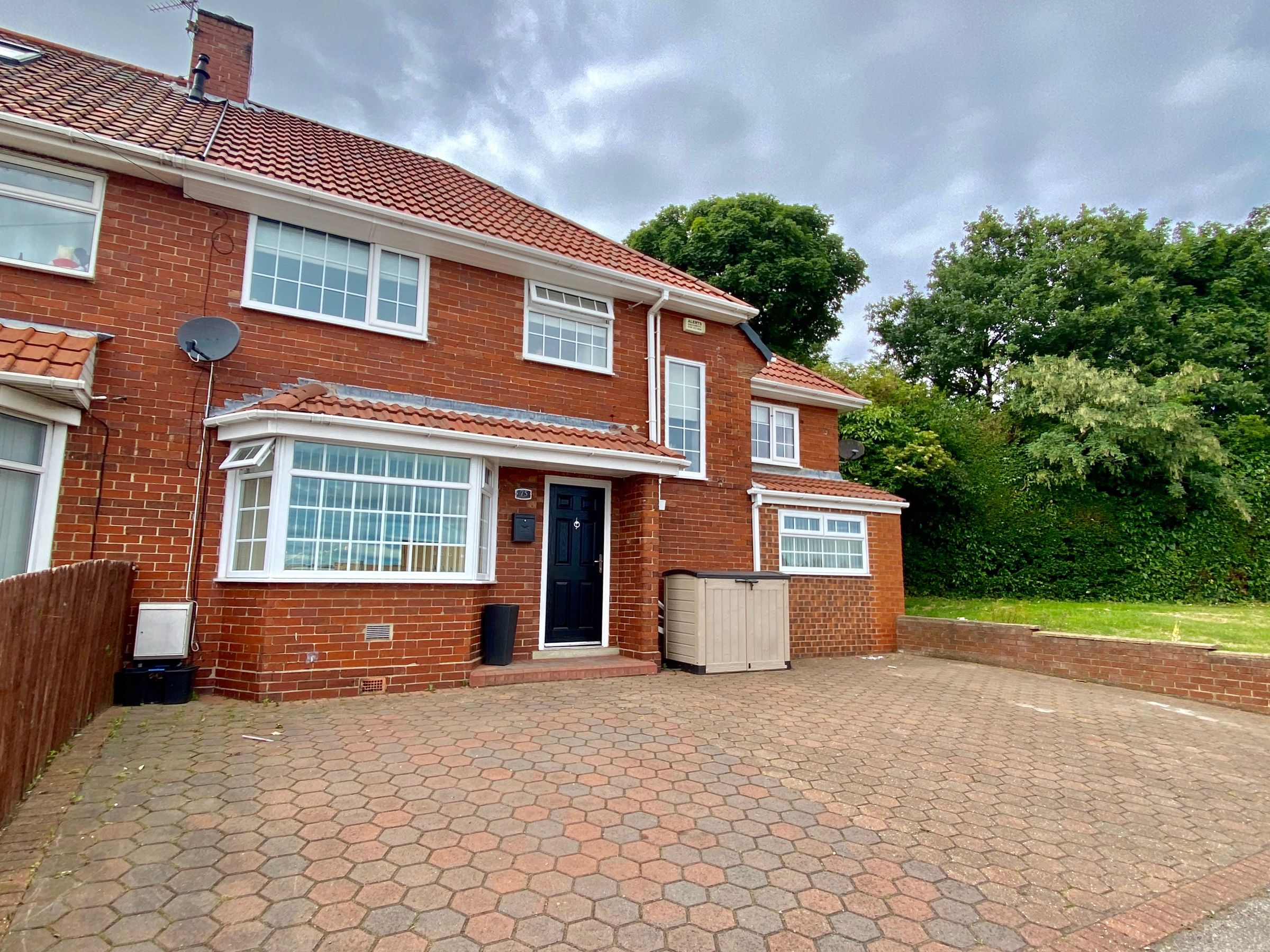 4 bed semidetached house for sale in Queen Elizabeth Avenue, Sheriff Hill, Gateshead, Tyne