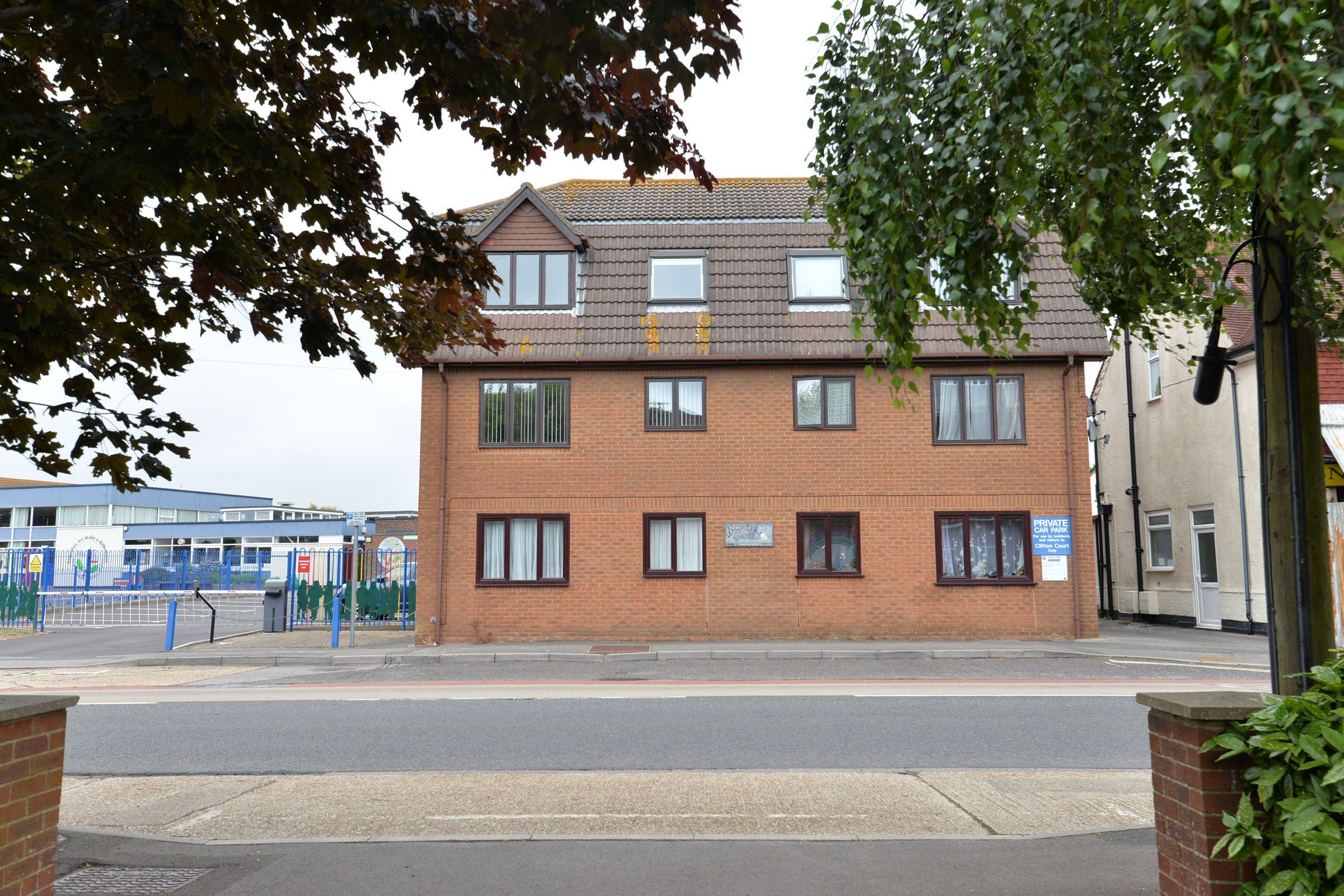 1 bed flat for sale in Lymington Road, New Milton BH25 Zoopla