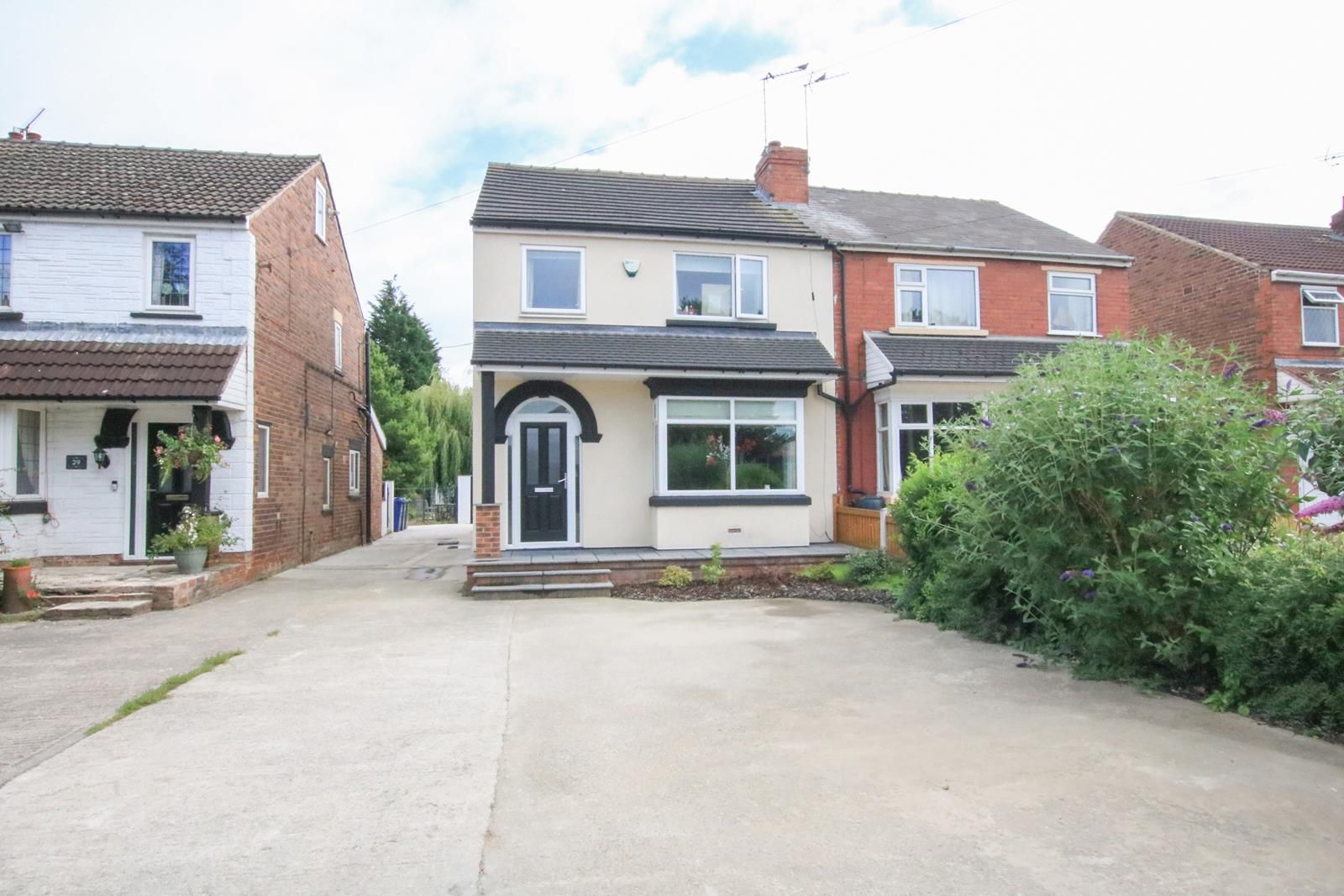 4 bed semidetached house for sale in Sprotbrough Road, Sprotbrough