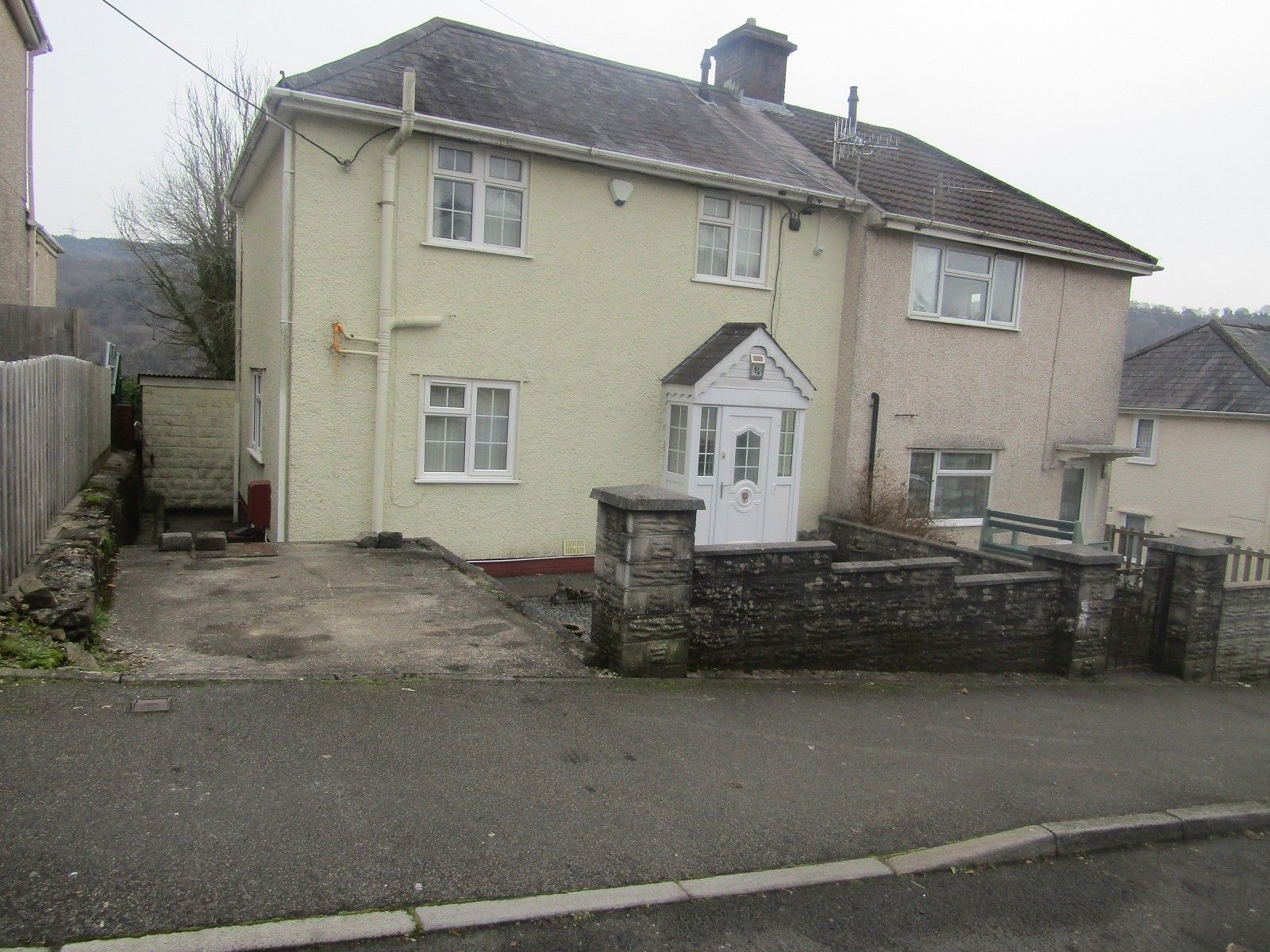 3 bed semidetached house for sale in Tanydarren, Cilmaengwyn