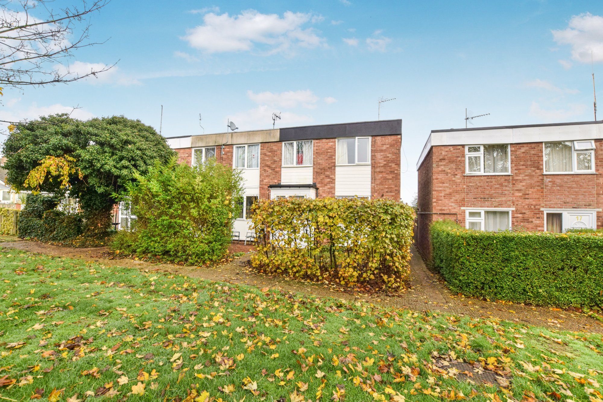 5 bed end terrace house for sale in Veasey Road, Hartford, Huntingdon