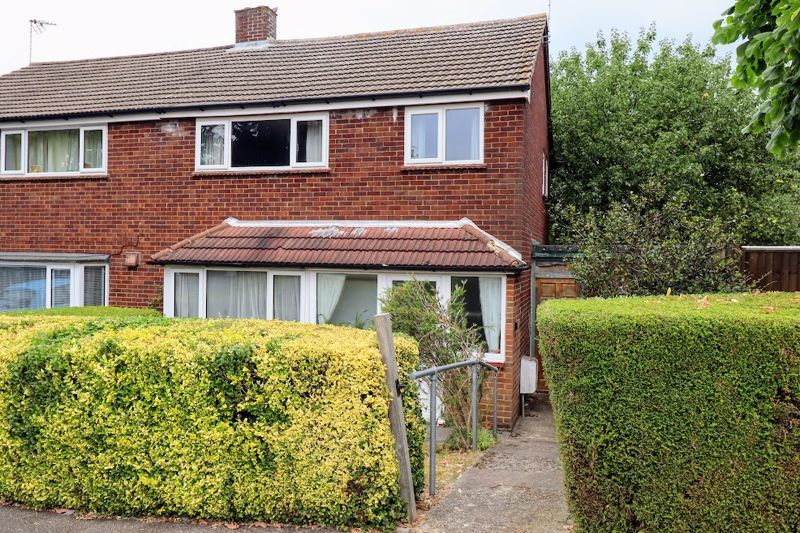 3 bed semidetached house for sale in Shenley Road, Bletchley, Milton