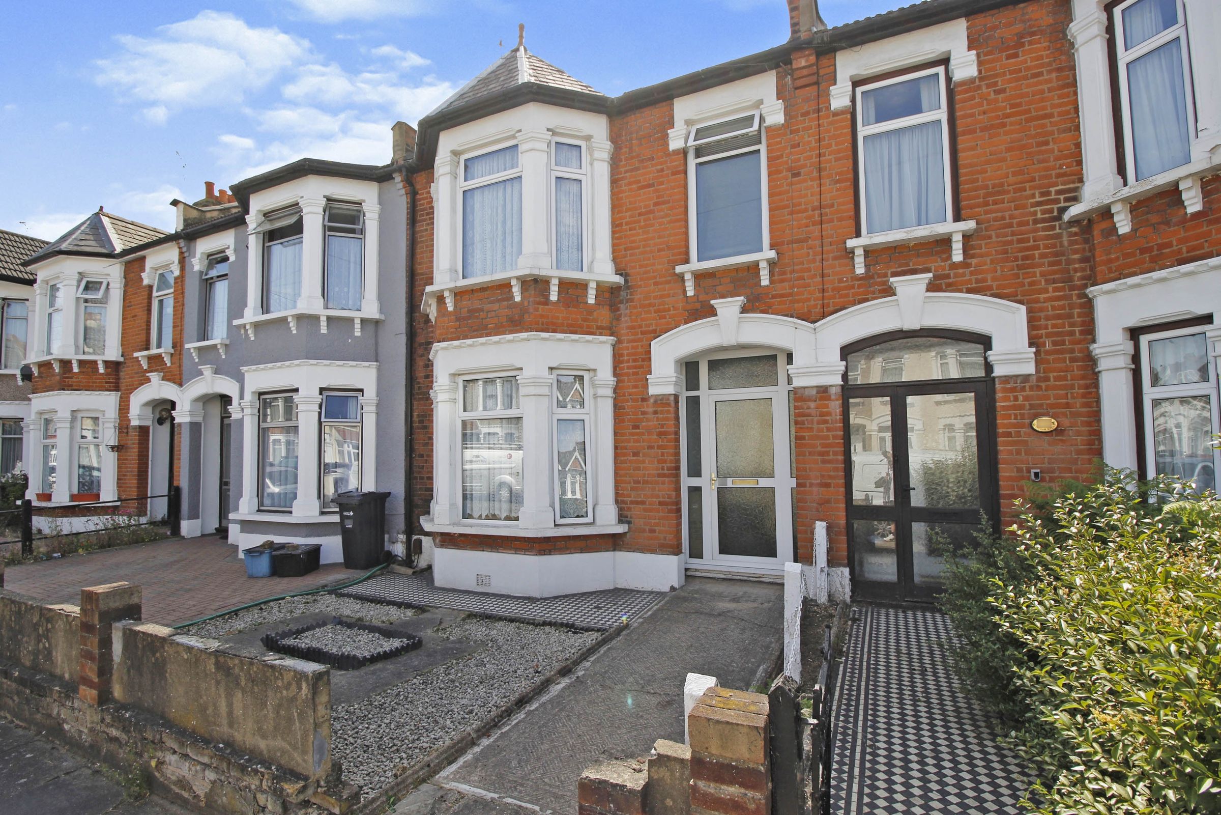 3 bed terraced house for sale in Cobham Road, Ilford IG3 Zoopla