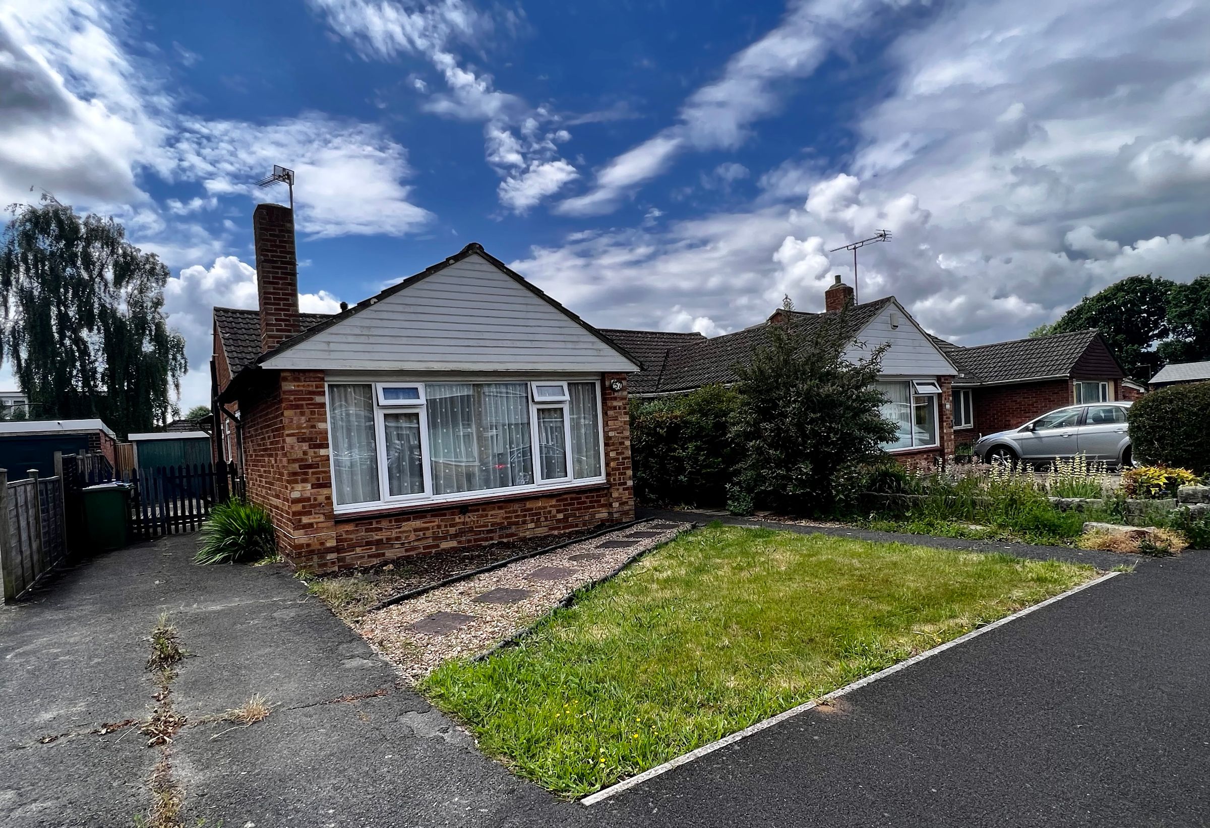 Bed Semi Detached Bungalow For Sale In Abbeyfield Drive Fareham Po