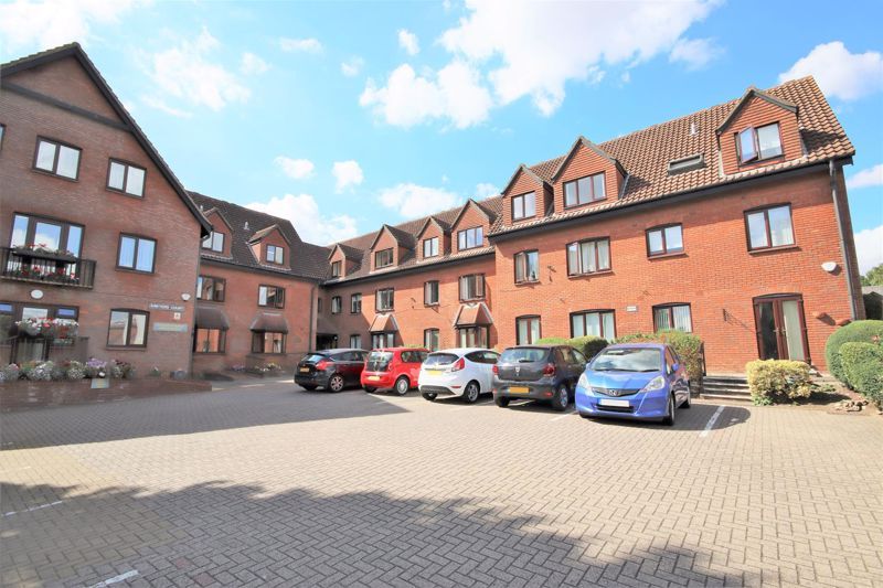 1 bed property for sale in Chelmsford Road, Shenfield, Brentwood CM15