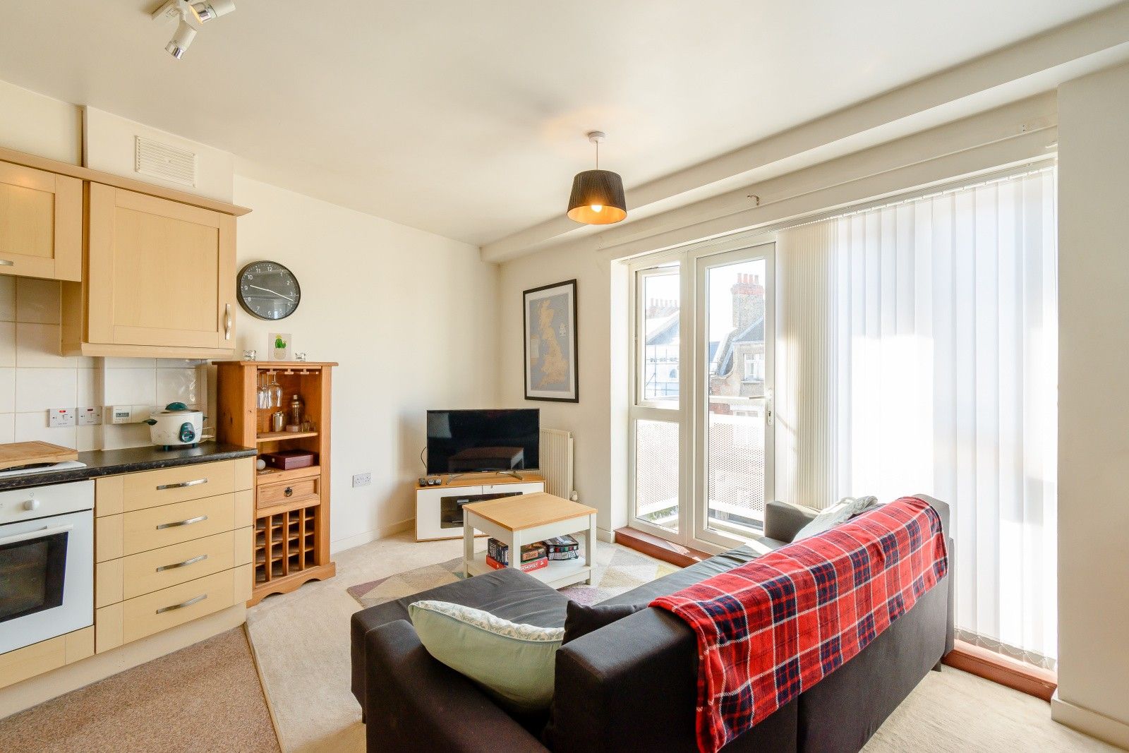 1 bed flat to rent in Langtry House, 1A Coombe Road, Kingston Upon