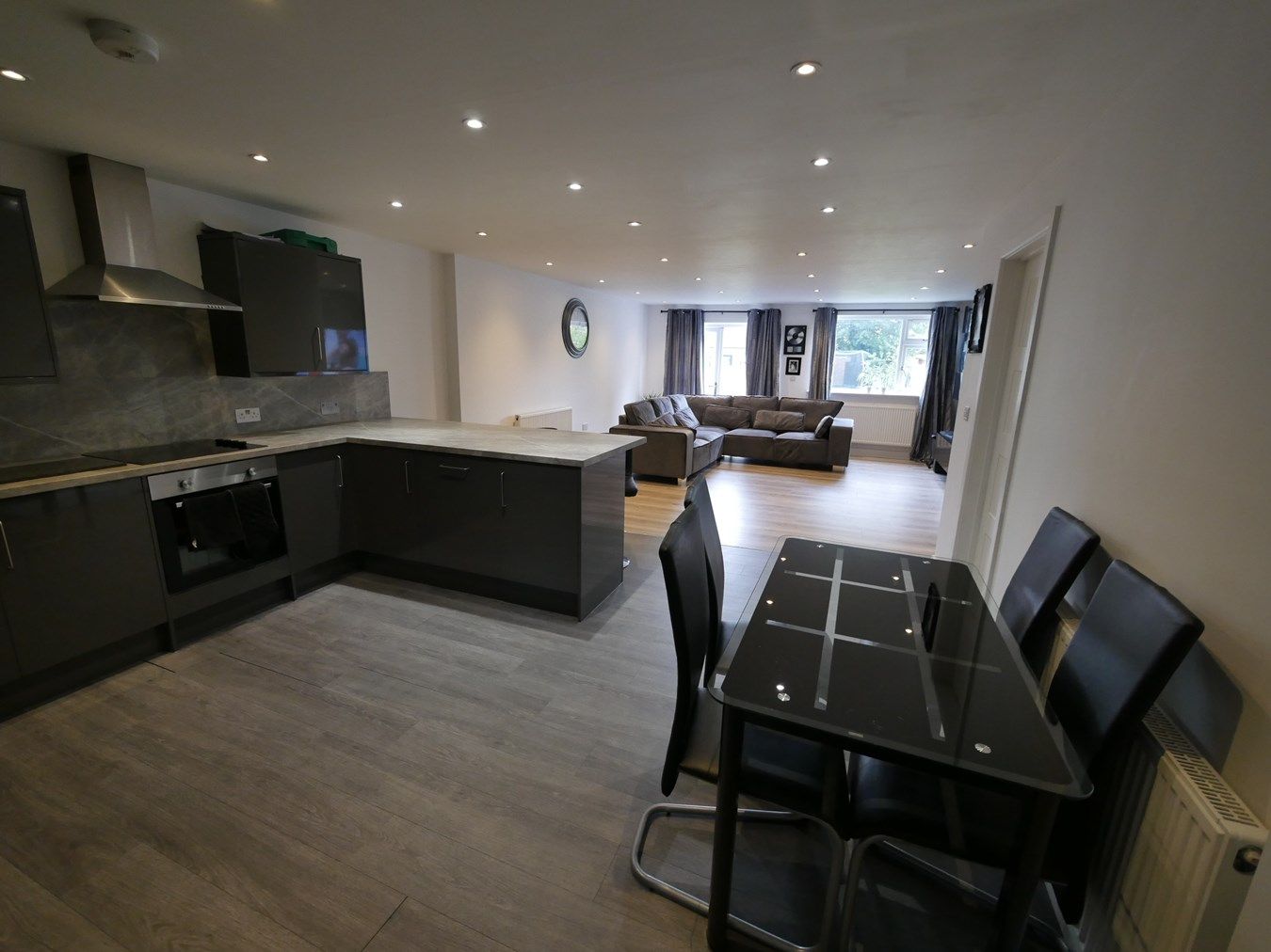 3 bed semidetached bungalow for sale in Upminster Road North, Rainham