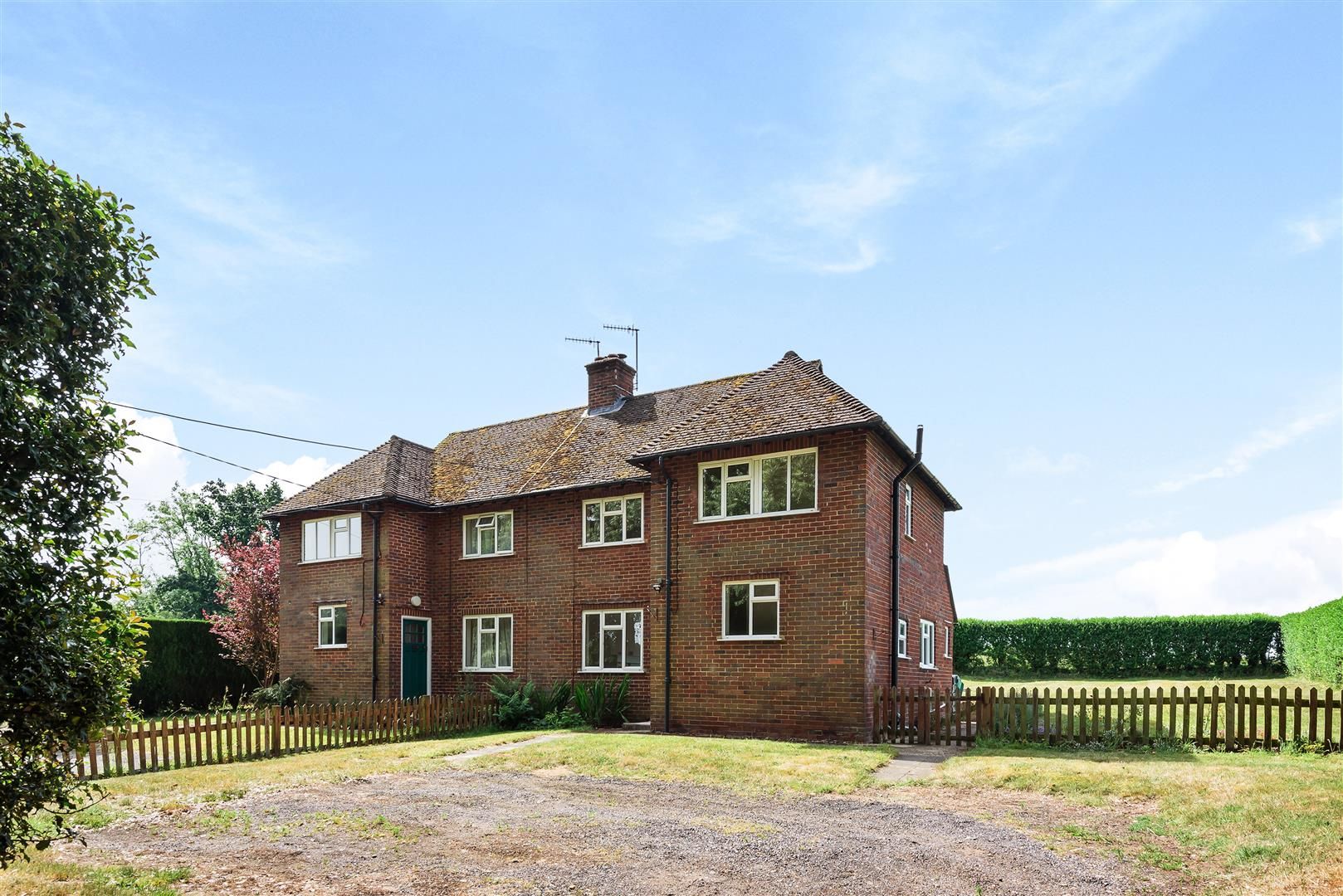 3 bed semidetached house to rent in Milford Road, Elstead, Godalming