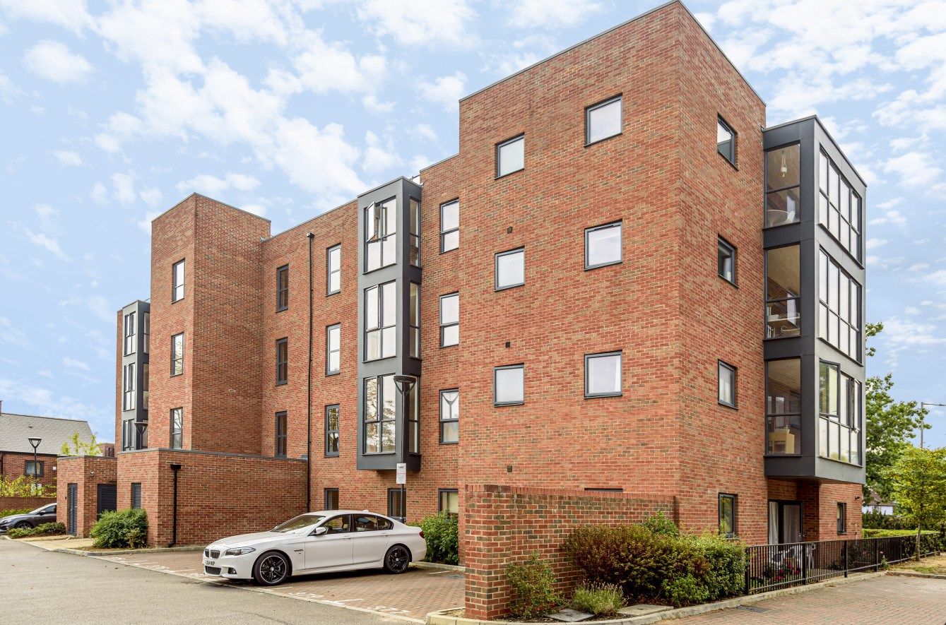 2 bed flat for sale in 21 Dyson Drive, Uxbridge, London UB10 Zoopla