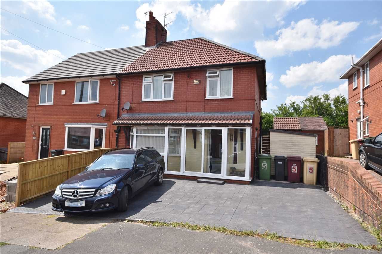 4 bed semidetached house to rent in Half Acre Lane, Blackrod, Blackrod