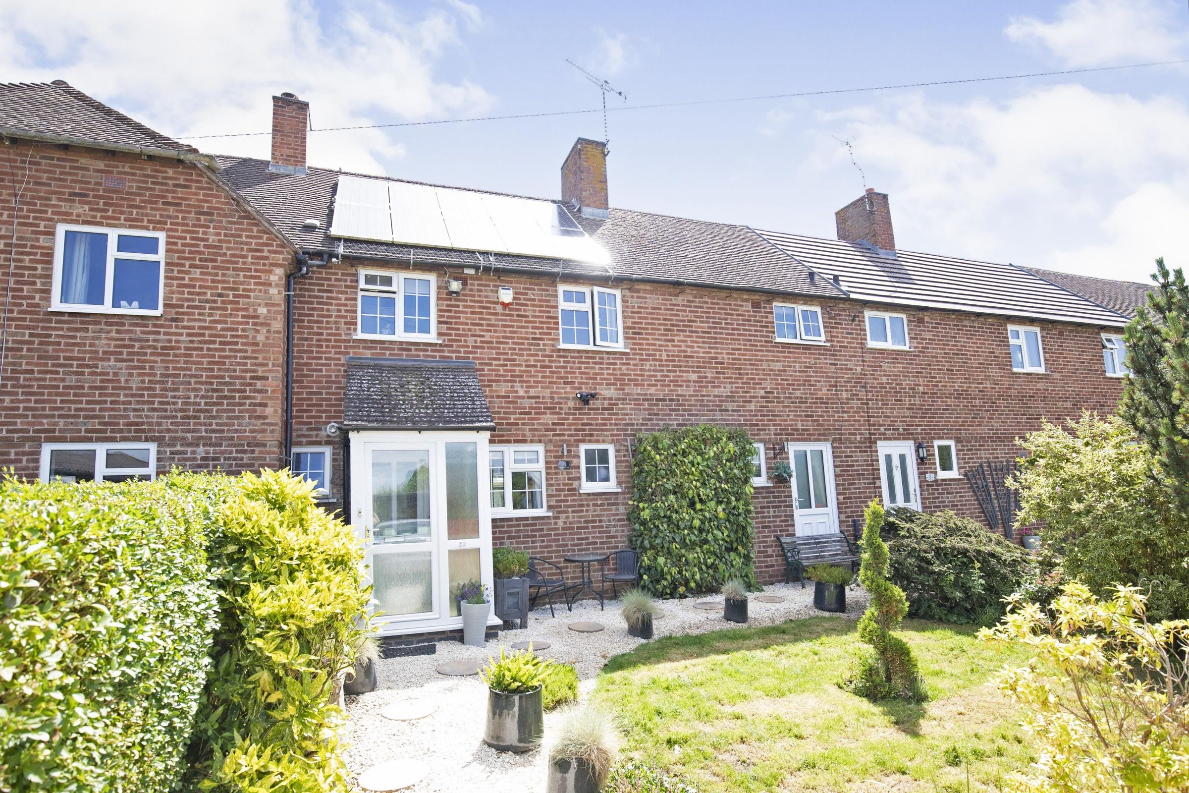 4 bed terraced house for sale in Oaktree Close, Bearley, StratfordUpon