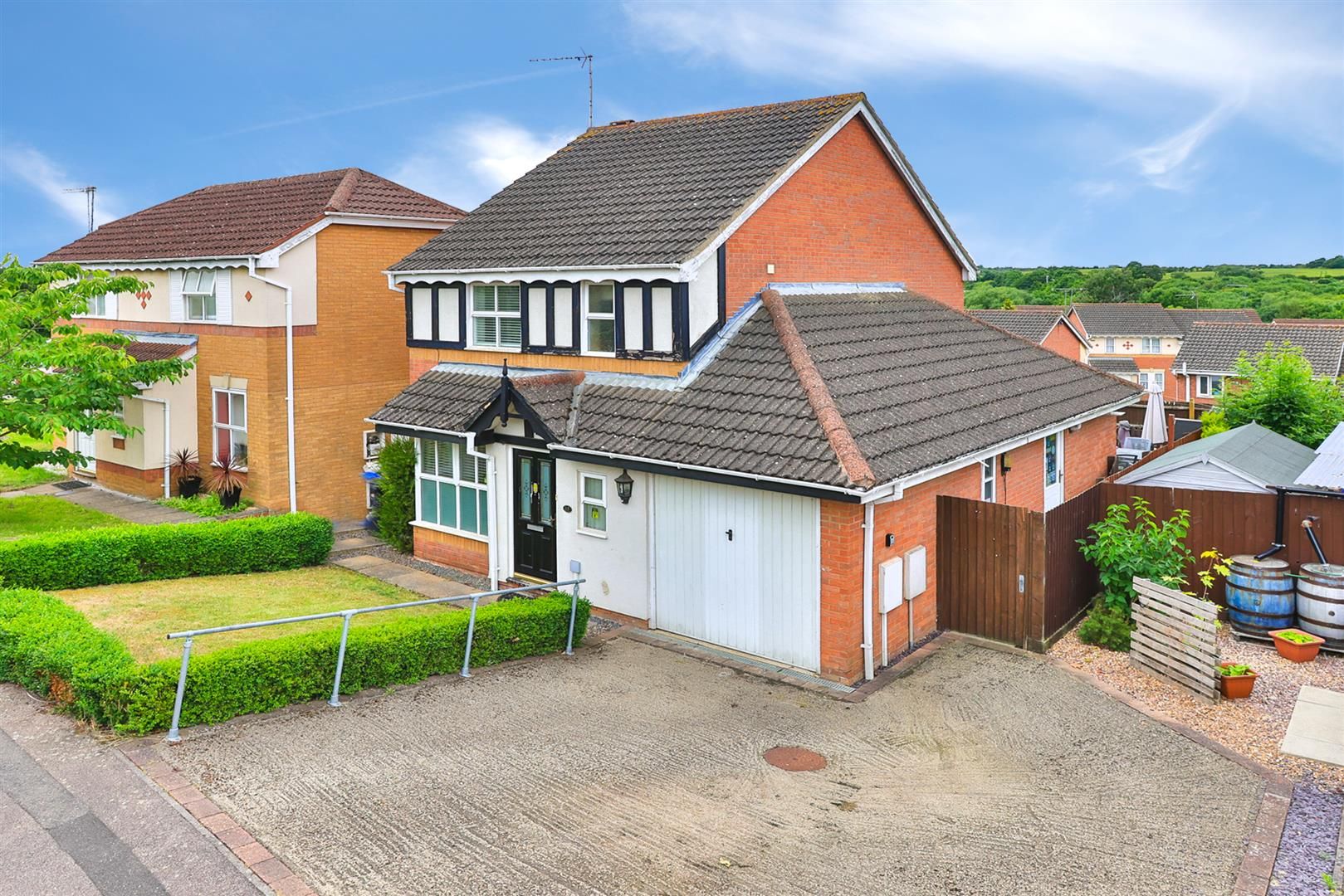3 bed detached house for sale in Pendle Avenue, Kettering NN16 Zoopla